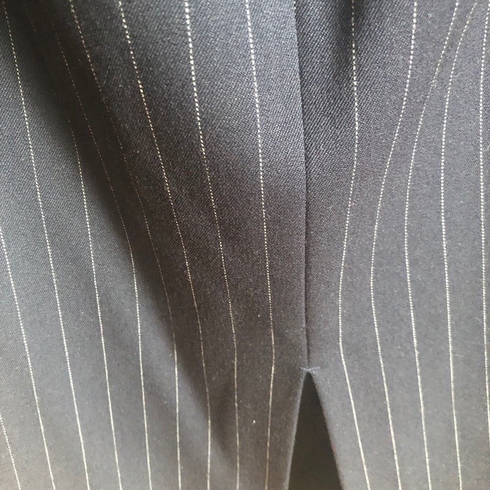 Express Suit - Picture 9 of 11